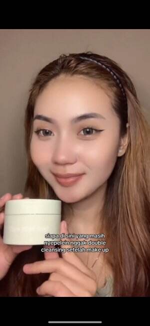 Jangan nyepelein double cleansing ya guys karena penting banget !! #doublecleansing #beauty #chikaaprlaa