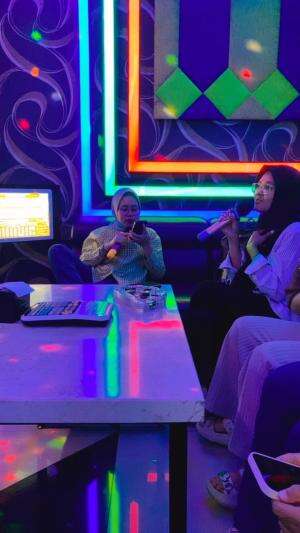 karaoke bareng teman  #hiburan 