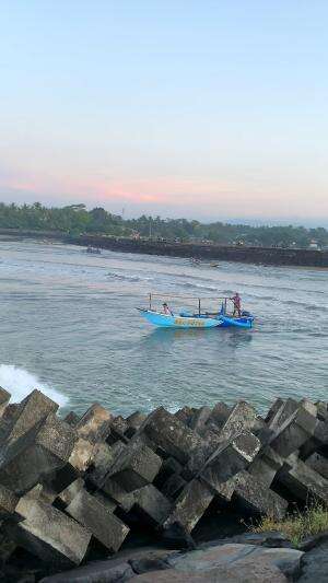 Sitting in the front makes the body hurt 🤣 #fisherman