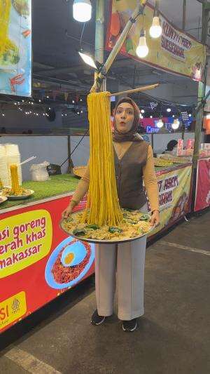 100% real‼️ makan mie bisa terbang