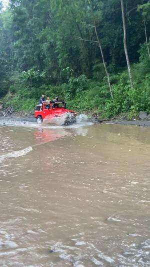 Keseruan tuor jeep di merapii