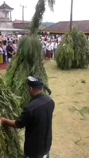 Barong Brutuk Desa Trunyan 