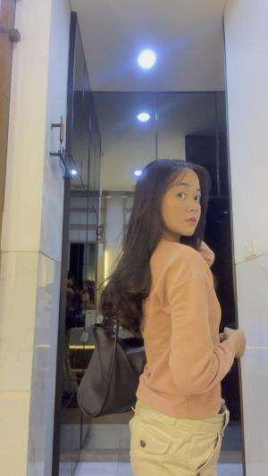 outfit check di toilet sarinah, sebelum jalan jalan