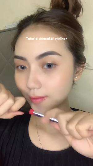 Mau di bikin video tutorial yang lebih jelas lagi ga guys? Bolehhh komen ya !! #tutorialeyeliner #eyeliner #beauty #beautyful #beautyfull #c