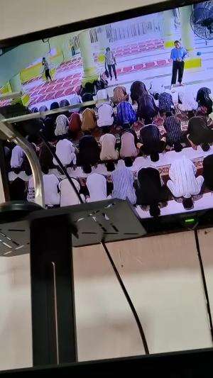 Tabe kak mohon diviralkan laptop saya dicuri di masjid kampus UMI pas lagi sholat, bru isinya skripsi kami, smoga bisaki membantu viralkan d
