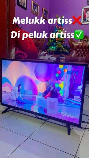 Btw aku yg pakek baju putihh gaess😂😂 mimpi apa semalem ya di peluk raffi ahmad🫠🫠