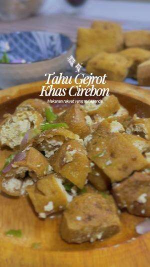Jangan lupa ngemil biar gak oleng 😍 #tahugejrod #asalkotacirebon #makankuy 