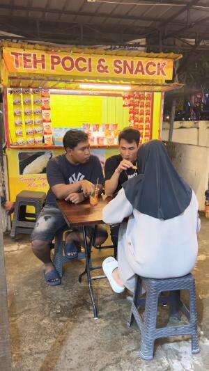 Orang pelit di ajak makan 