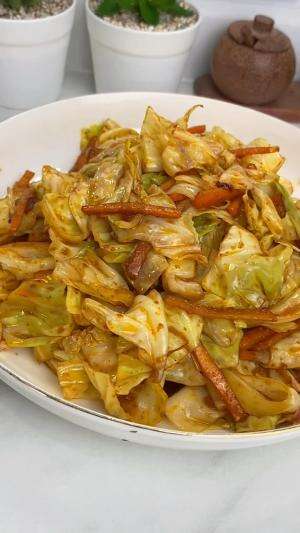 MENU MASAKAN RUMAHAN SIMPLE
“Tumis Kol Pedas Gurih”
#Cooking #inspiration #Menumasakanrumahan #Tips #Trik #Idejualan #ummuhusna