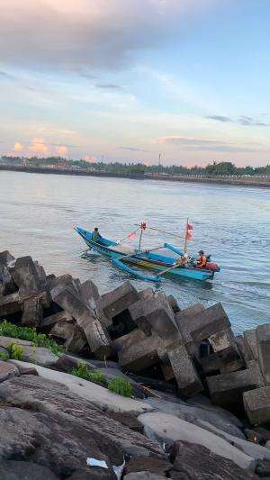 gas pelan saja yg penyimg selamat sampai tujuan 