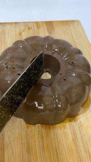 Bisa jadi inspirasi sajian pas lebaran nanti, ini dia Pudding Roti Tawar Coklat ala rumahan..