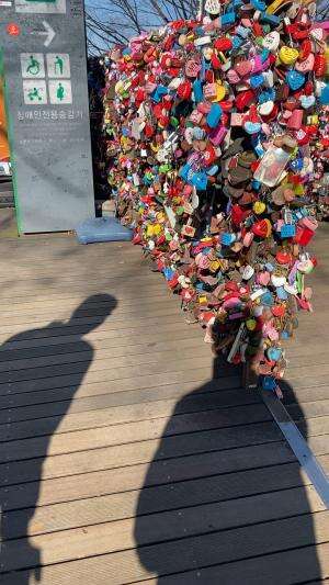 Gembok ikatan cinta dari orang orang diseluruh dunia