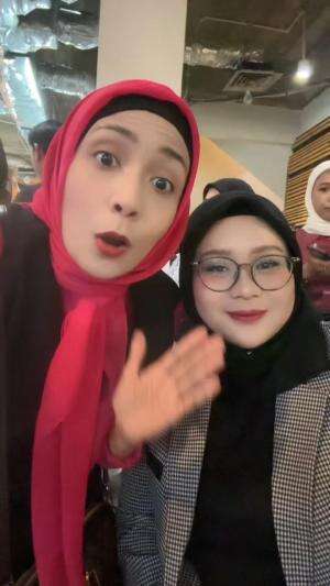 KAK DIREY YANG UDAH 10 JUTA SUBCRIBERS JADI BINTANG TAMU ACARA YOUTUBE GLOW UP ACCELERATOR