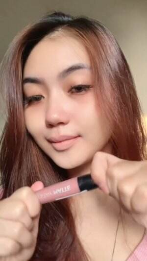 Warna lipcream teteh syahriniiii #rimmellipcream #lipcreamnude #beauty #chikaaprlaa