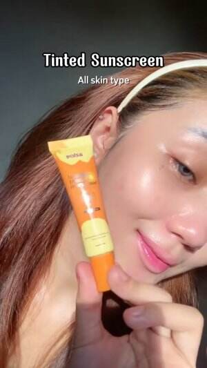 Sekarang cukup pakai tinted sunscreen muka udah glowing #tintedsunscreen #tintedsunscreenazloe #beauty #chikaaprlaa