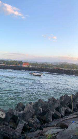 bikin ngeri tikungan muara cikidang #ombak #muara #nelayan