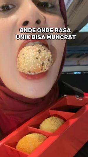 onde-onde muncrat dan lumer kayak air mengalir 