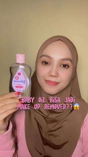 Baby oil bisa jadi make up remover?😱
Yuk buktiin sendiri! 

@johnsonsbaby_id 
#OilBeautyHacks