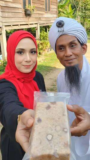 pejamkan mata! bayangkan muka walid 