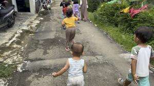 Happy bangeet nih kakak banyak temennya hihi