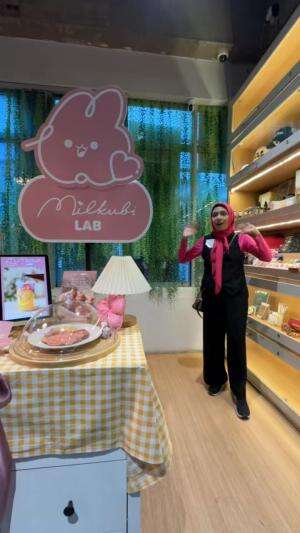 WHAT I EAT AT YOUTUBE SHOPPING GLOW UP ACCELERATOR