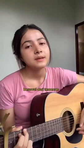 Udah bagus suaranya, cantik pula