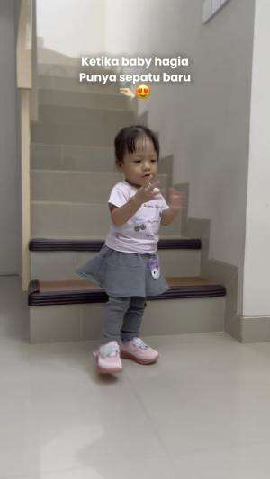 Baby said “ bagus yaaa satu , dua “ #babylucu #bayigemas 