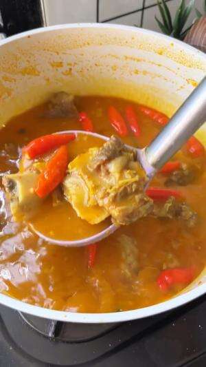 MENU MASAKAN RUMAHAN SIMPLE
“Iga Sapi Kuah Pedas”
#Cooking #inspiration #Menumasakanrumahan #Tips #Trik #Idejualan #ummuhusna