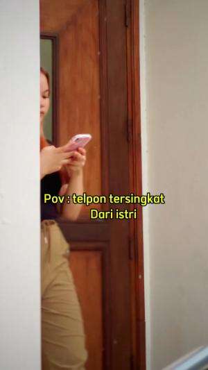 Udah punya istri masih aja keluyuran 