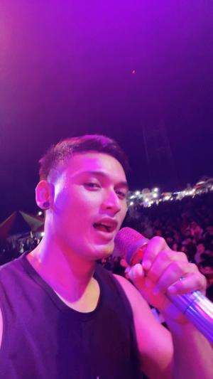 Keseruan saat di atas panggung