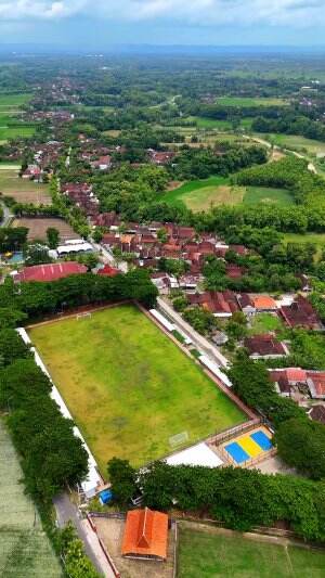 Info kegiatan 17 Agustus an hehehe lapangan sepak bola wes ready ikihhh #drone #dji #video #Bojonegoro  #jedamergawe  #fyp  #RCTIPlus  #HOTr