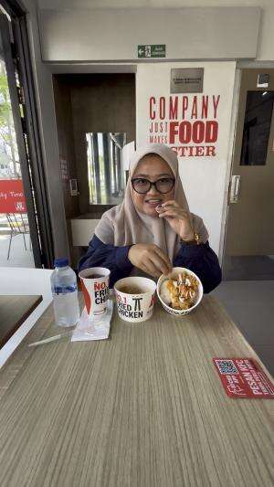Taraaa yuhuuu nihh tak kasih rekomendasi isian perut wkwkkw #rekomendasi #makan #kfc #promo #diskon #jedamergawe  #fyp  #HOTrctiplus  #RCTIP