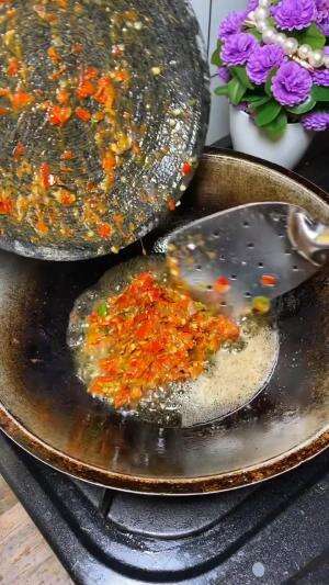 MENU MASAKAN RUMAHAN SIMPLE
“Sambal Bawang”
#Cooking #inspiration #Menumasakanrumahan #Tips #Trik #Idejualan #ummuhusna
