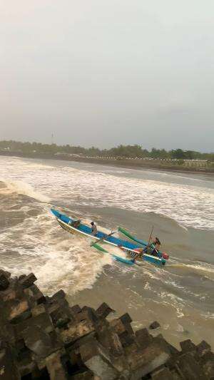 Lengah Sedikit Nyawa Jadi Taruhannya