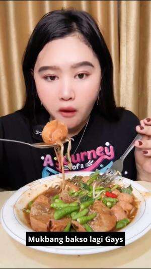 Mukbang bakso pedas #Mukbang #baso  #dengancitarasagurihdanpedasjugaharumdarikemangi #kuliner #RCTIPlus 