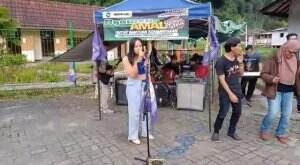 RUNGKAD....(COVER).(VERSY SOUNDAJAVA)LOKASI DI WISATA KOLAM RENANG AIR PANAS CIBOLANG PANGALENGAN BANDUNG