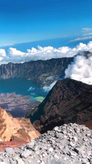 The path to Mount Rinjani may be tough, but your strong determination will always lead the way ✨
