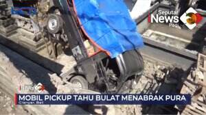 Mobil Pickup Menabrak Pura Keluarga