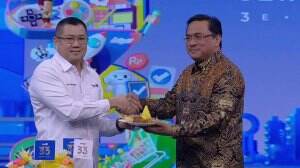 Momen Hary Tanoesoedibjo Pimpin Tumpeng Di Perayaan Ulang Tahun MNC Group ke 33 - MNC Group 33 Anniversary Celebration