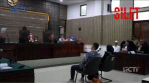 Pertemuan Venna Melinda Dan Ferry Irawan Di Ruang Sidang