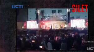 Band Kotak Disorot, Tampil Dekat IG