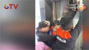 Satu Keluarga Terjebak Dalam Lift