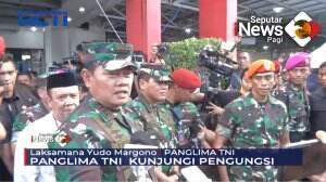 Panglima TNI Kunjungi Pengungsi