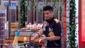 Challenge Menolah Dada Ayam - Junior MasteChef Indonesia