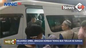 Korban Tewas Bus Terjun Ke Sungai