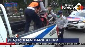 Penertiban Parkir Liar Oleh Petugas