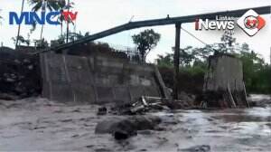 Jembatan Darurat Penghubung Desa Hanyut Diterjang Banjir Lahar