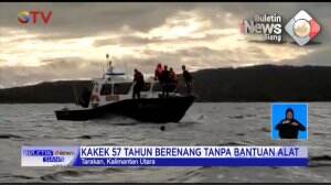 Kakek Berenang di Selat Bali