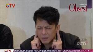Heboh! Ariel Terciduk Cium Pipi BCL