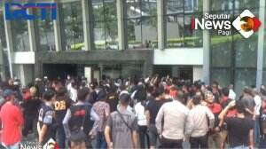 Demo Taksi Online Ricuh, Pagar Gedung Kantor Aplikator Di Jebol